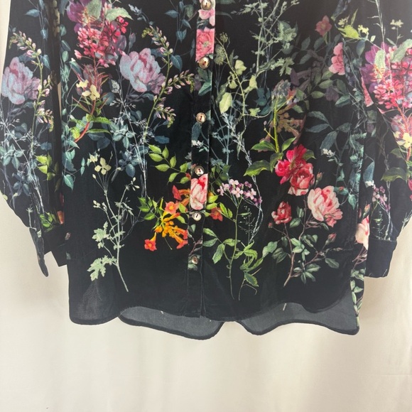 Soft Surroundings Velvet Floral Blouse
Top Womens Medium Blue Button
Down Shirt - Picture 5 of 15